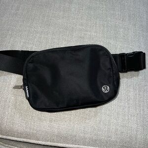 Lululemon black belt bag